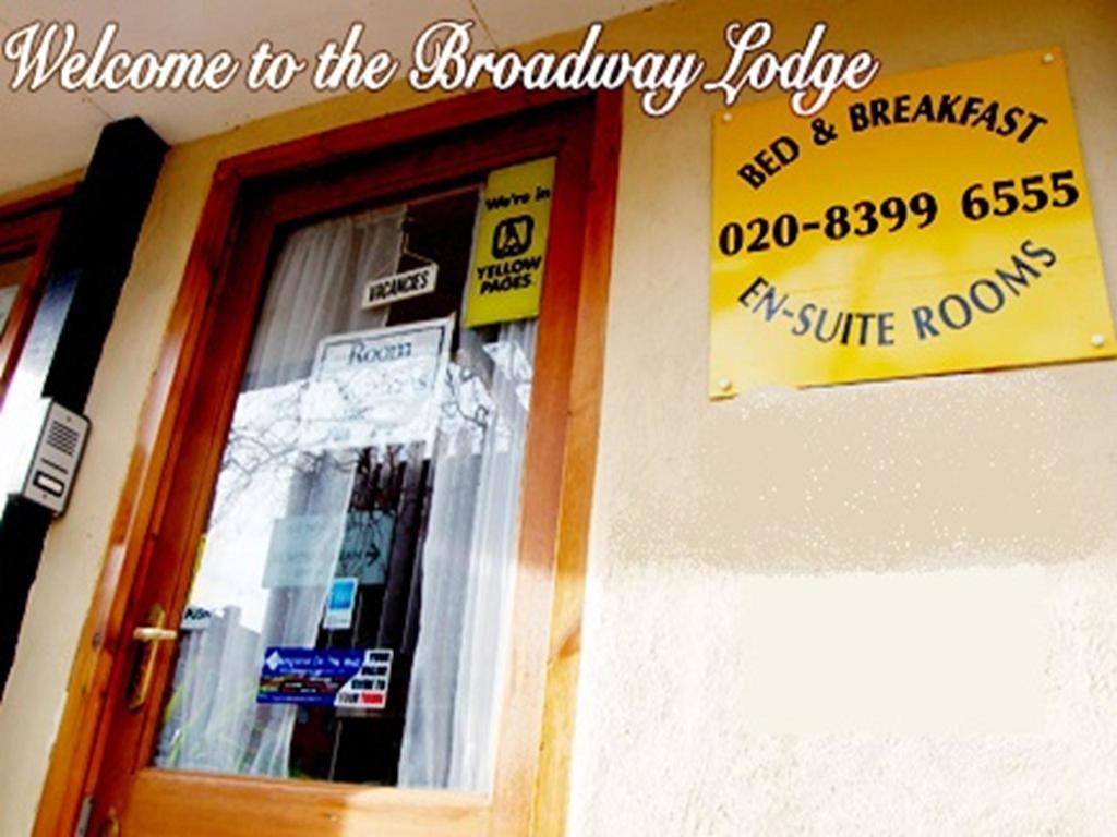 Broadway Lodge Bed And Breakfast Surbiton Εξωτερικό φωτογραφία