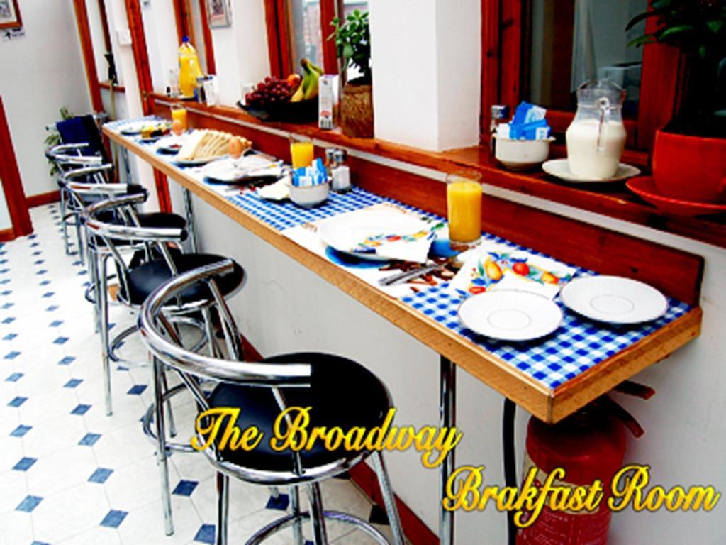 Broadway Lodge Bed And Breakfast Surbiton Εξωτερικό φωτογραφία